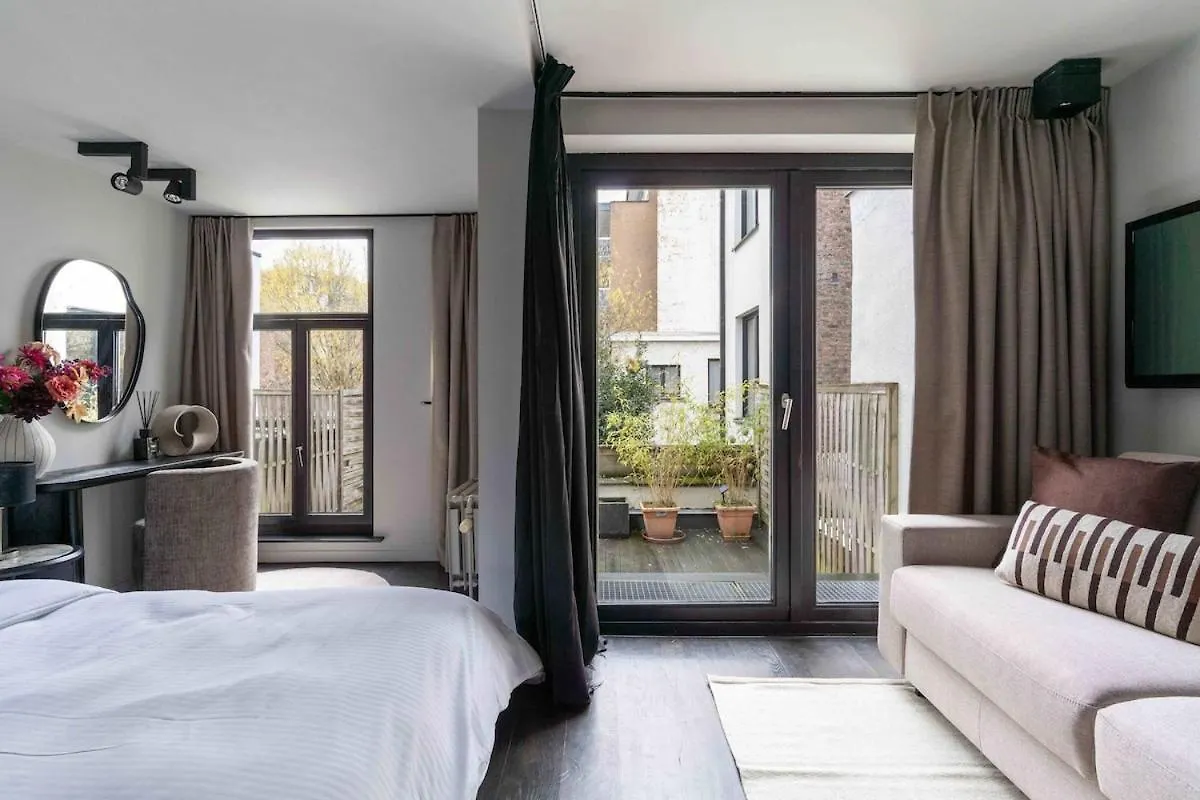 Apartment Stylish Suite With Private Patio, Perfect For 4 Antwerp Belgium